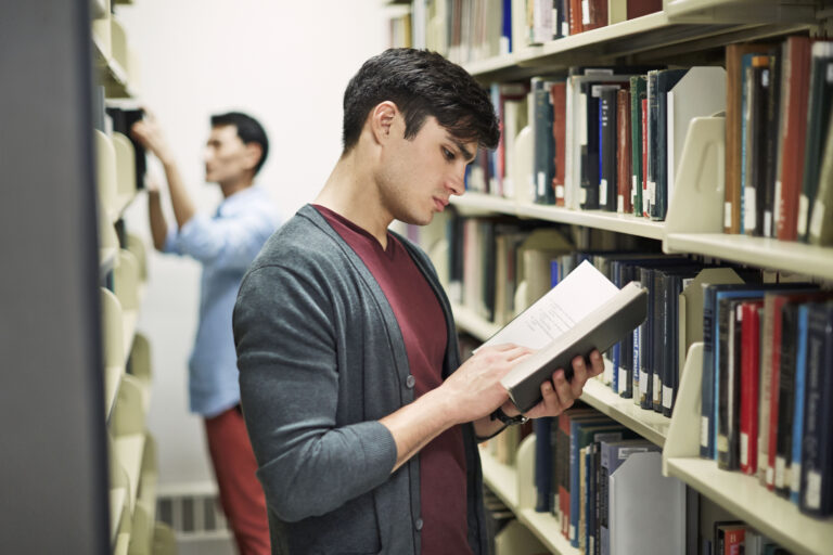 IELTS Academic: kompletny przewodnik dla Kandydatów